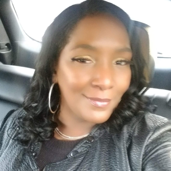 Meet your Posher, Denesha - Picture 3 of 8